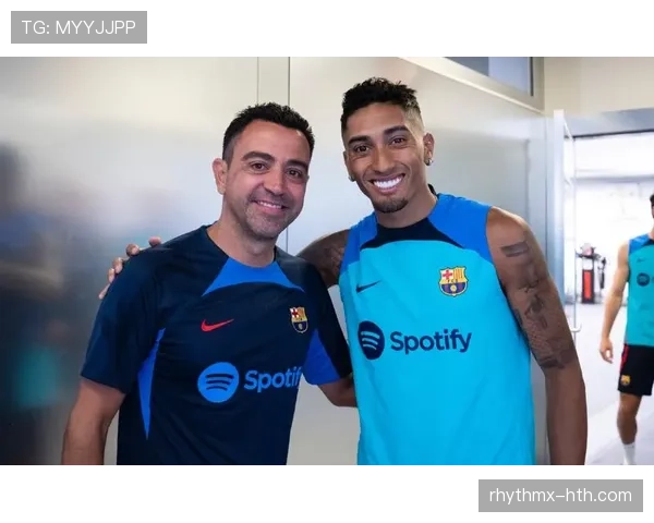 拉菲尼亚训练完直接去奢侈品店刷空卡？